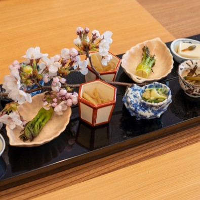 １人では絶対に行けない名店　日本料理の最高峰「柚木元」で楽しむ　圧巻の山菜づくし会席メインイメージ